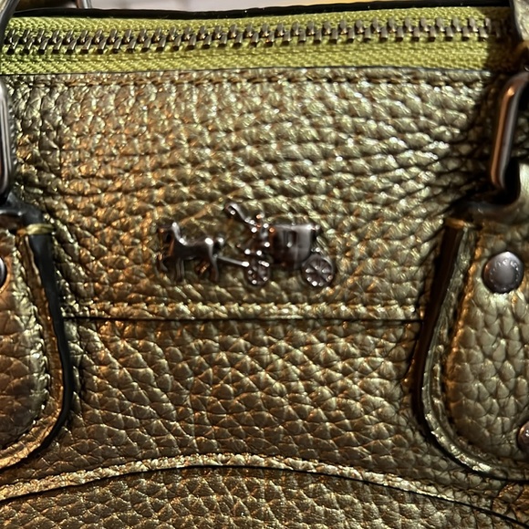 Coach metallic olive green pebble leather bag - Picture 8 of 10